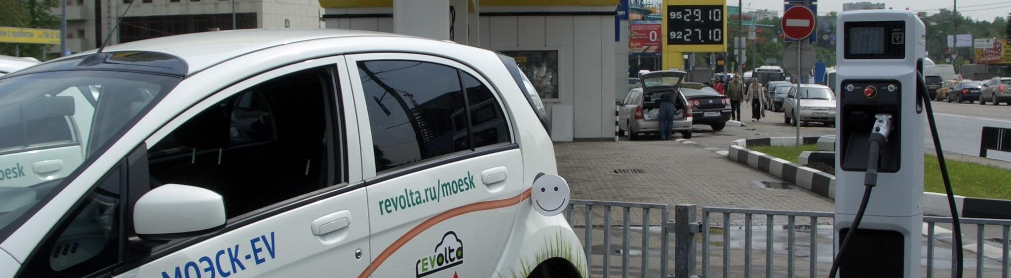 В Москве электромобили могут парковаться на улицах города бесплатно 