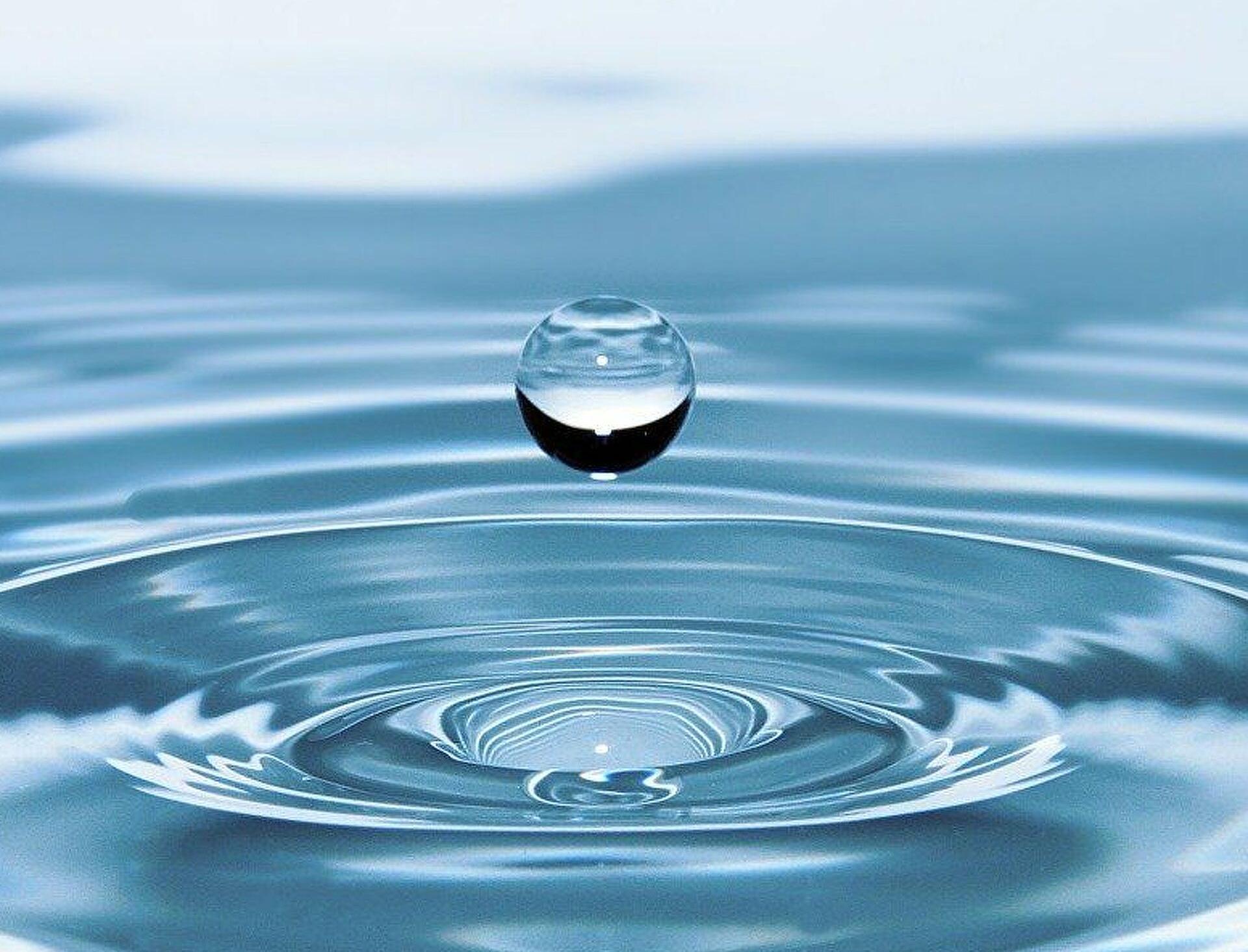 Звучание воды. Жидкая вода. Звук воды. Всплеск воды звук. Фон здоровье вода.