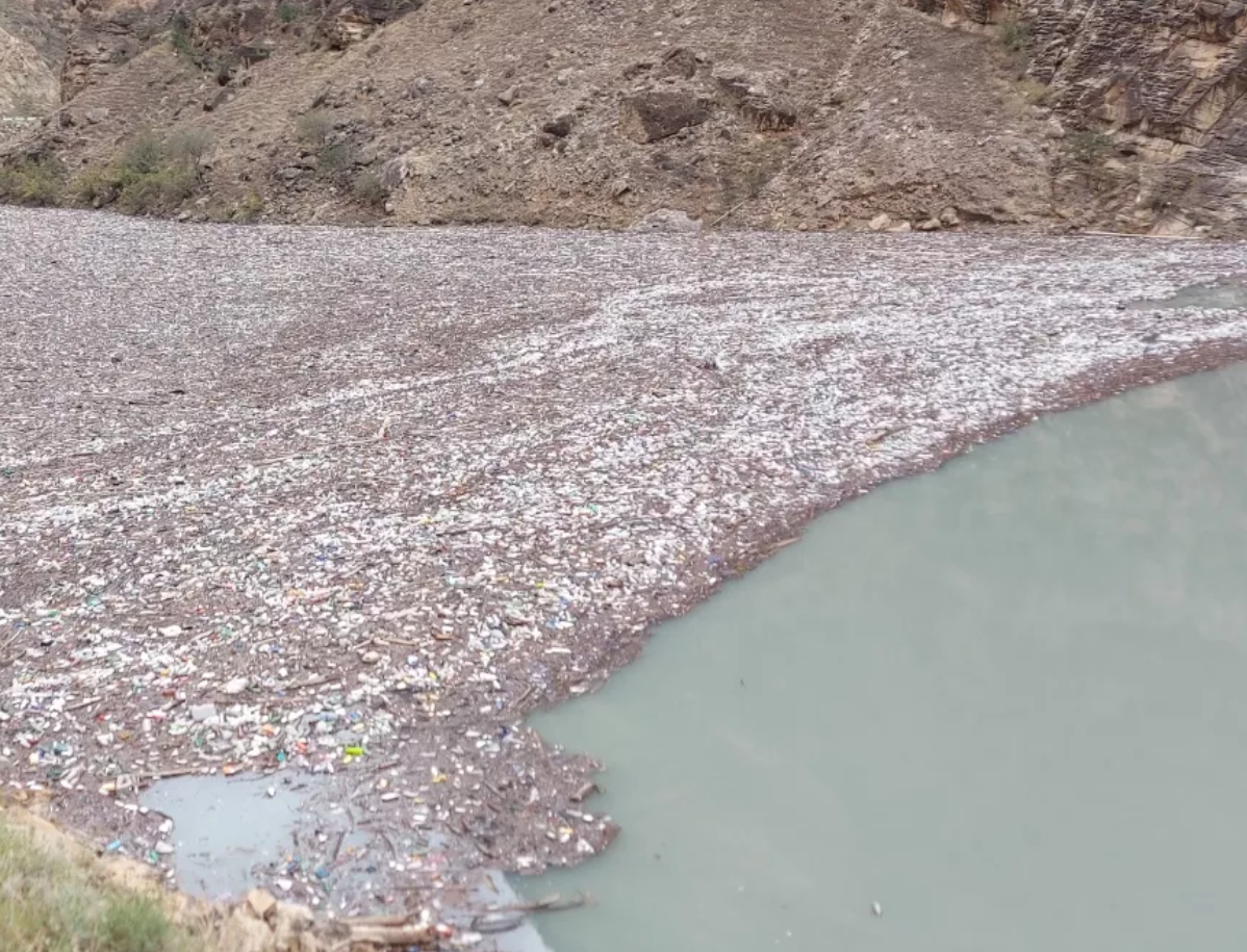 Популярные туристические места Дагестана утопают в мусоре 