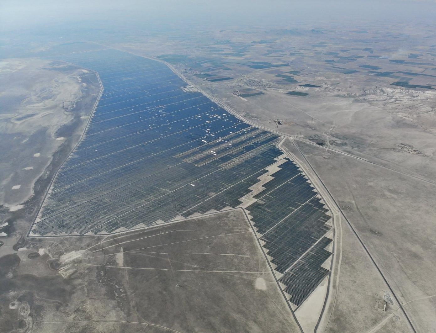 В Турции открыли крупнейшую в Европе солнечную электростанцию 