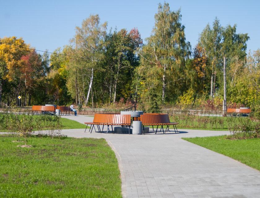 40 предметов из вторсырья благоустроили парк в Нижегородской области