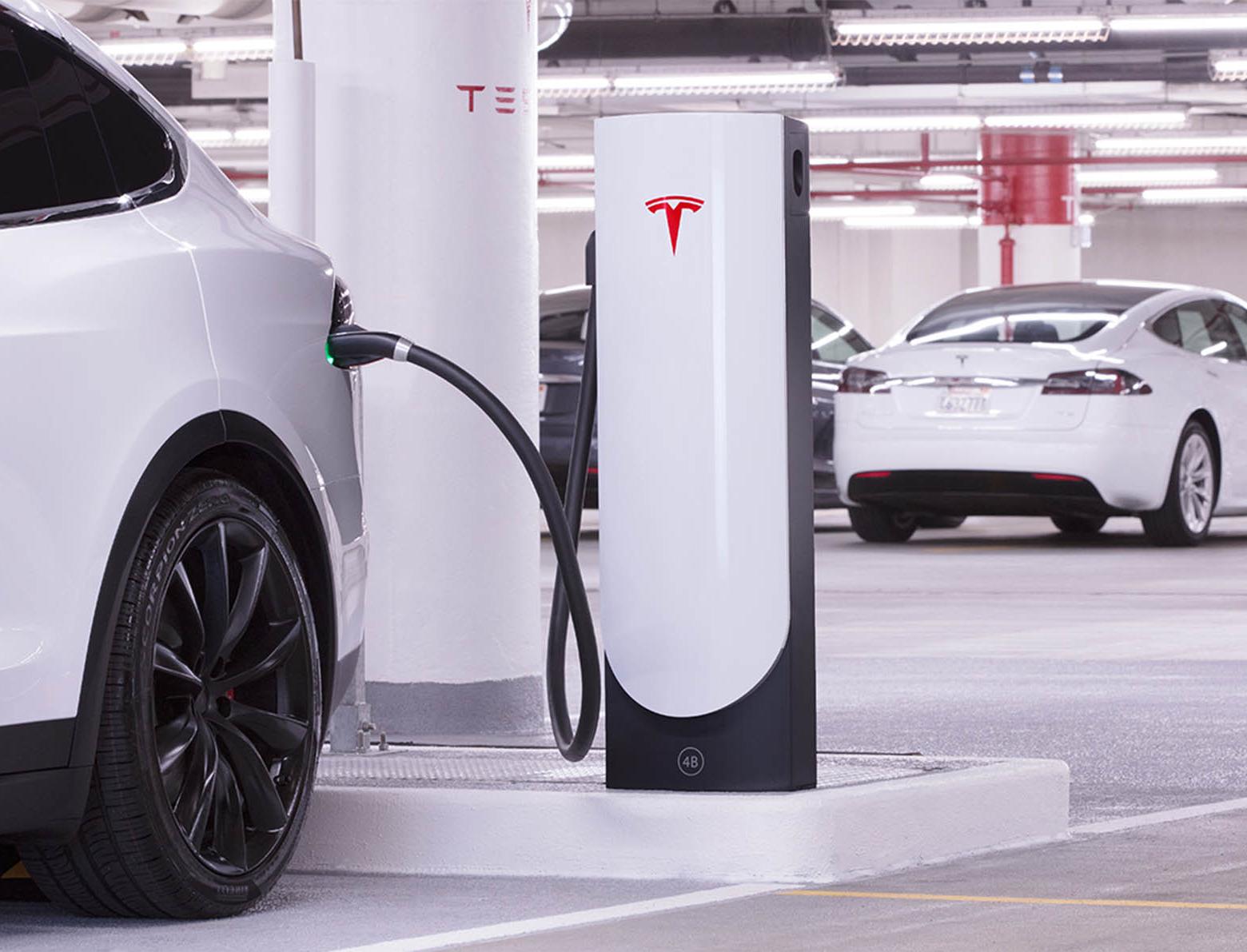 Водители электромобилей Tesla за год сэкономили 2 млрд долларов на топливе