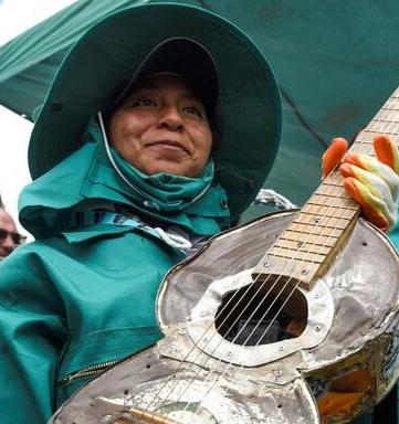 Парагвайские музыканты научились делать «музыку из мусора» 